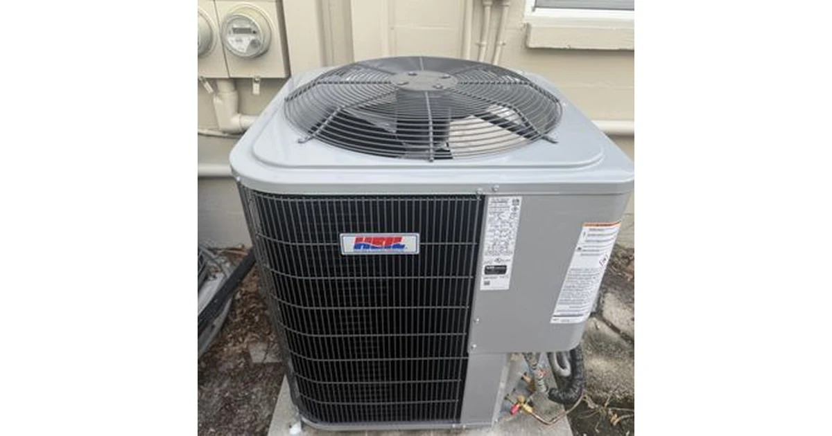 New AC unit and air handler installed by Killian's Air Conditioning in St. Petersburg, Florida.